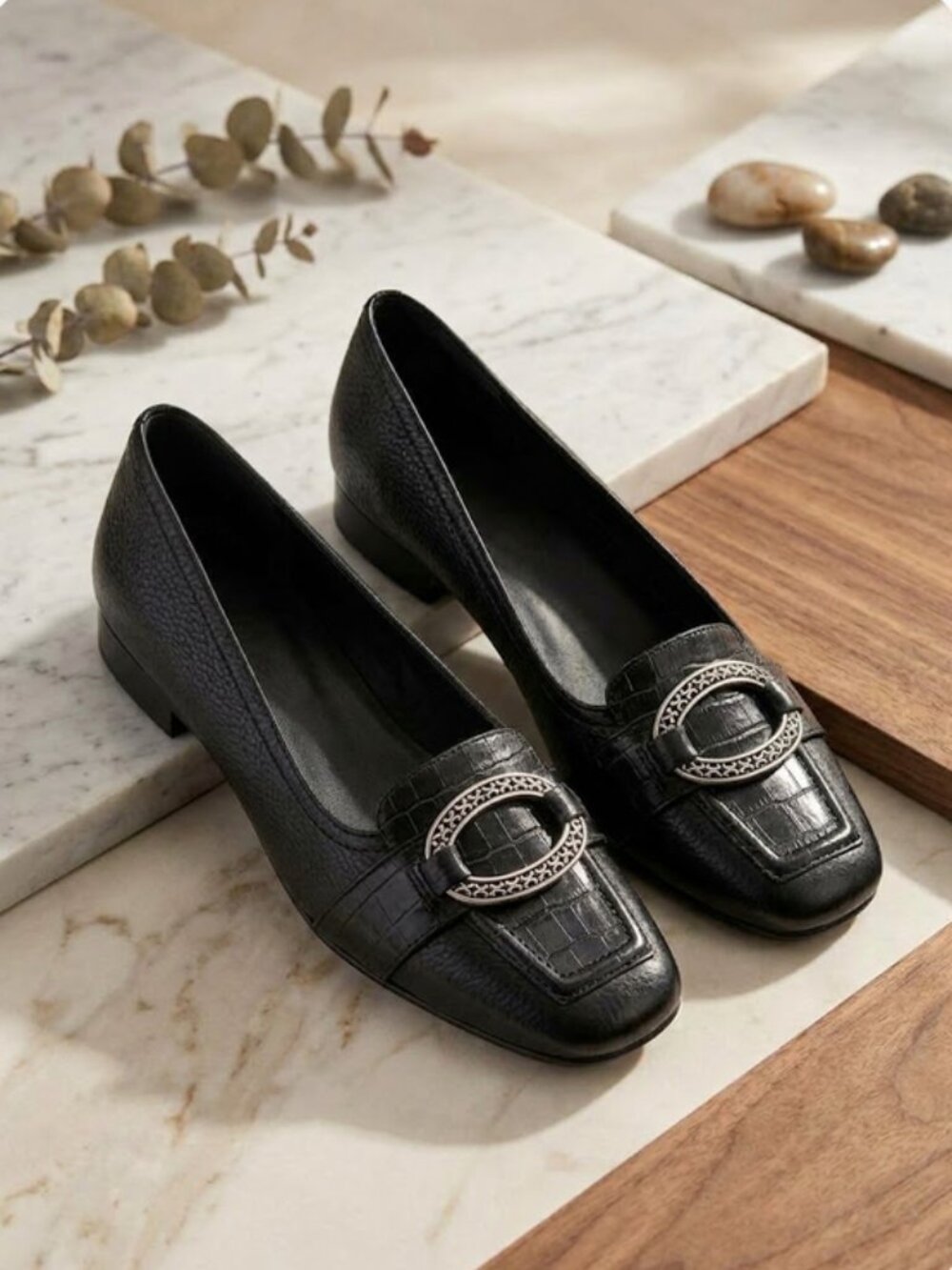 Brighton Black Pebbled Leather Croc Embossed Silver Buckle Loafers Flats, size 7